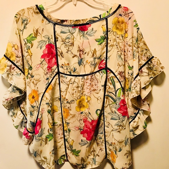 Feminine Flowy Floral Top - Picture 4 of 4